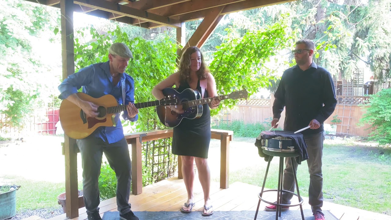 Hire Lindsay May Singing Guitarist in Kelowna, British Columbia