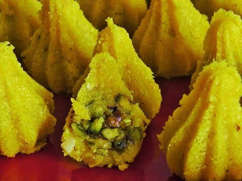 शाही मोदक  / Shahi Modak / Stuffed Coconut Modak by madhurasRecipe Marathi