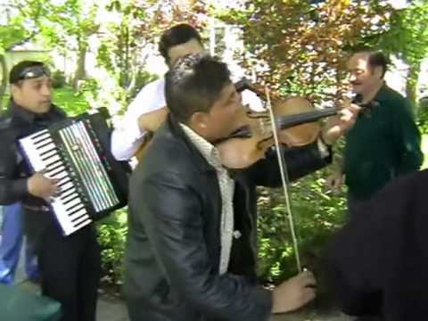 Marian Sandu cu formatia in Bulgaria