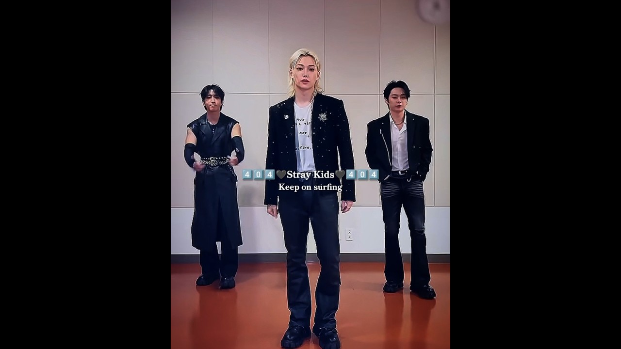 𝘚𝘵𝘳𝘢𝘺 𝘒𝘪𝘥𝘴 - 𝘥𝘢𝘯𝘤𝘦 𝟦𝟢𝟦 (𝘕𝘦𝘸 𝘌𝘳𝘢) - 𝘒𝘪𝘪𝘪𝘒𝘪𝘪𝘪. 🖤❤️ #straykids #straykidsstay #스트레이키즈 #shorts