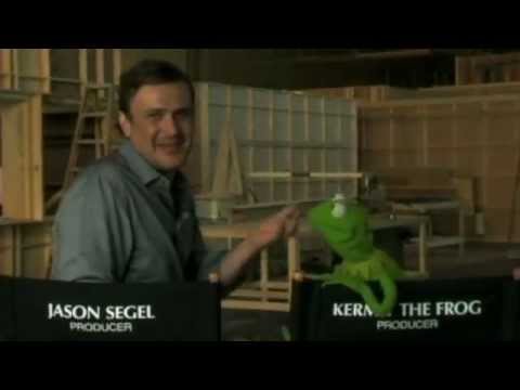 The Muppets (Viral Video 'Kermit & Jason Segel Beg for Amy Adams')