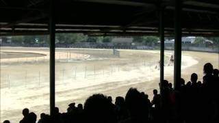preview picture of video 'Pacuan kuda Sumba timur Kelas A super (Horse racing 2000M)'
