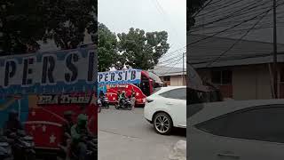 Download lagu Viking Jakarta birukan Stadion GBLA #shortsvideo #shorts #persib #bobotoh #persibbandung mp3