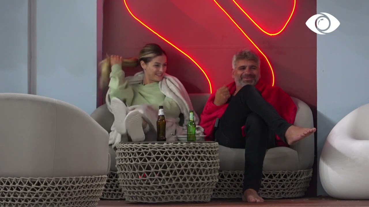 I ka skema ajo ato/ Qetsori bisedon me Nitën për Efin