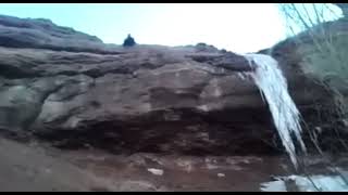 Uçurumdan Düşen İbo ve Aşırı Sakin Arkadaş Grubu