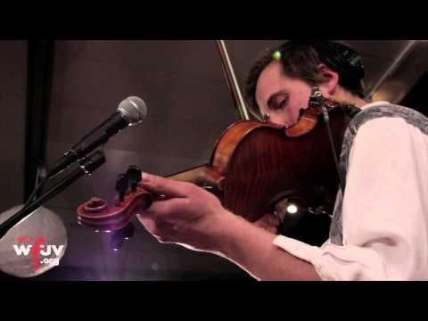 Wake Owl - "Madness of Others" (Live at WFUV)