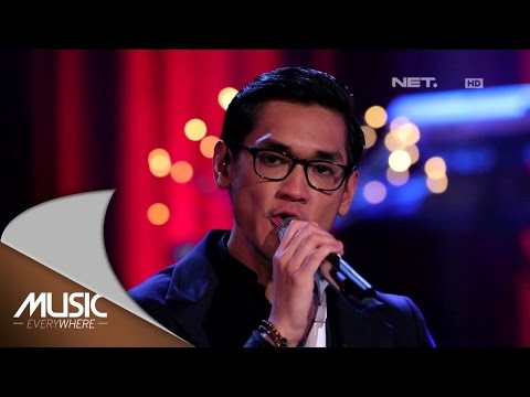 Afgan & The Gandarianz - Sadis (Live at Music Everywhere) *
