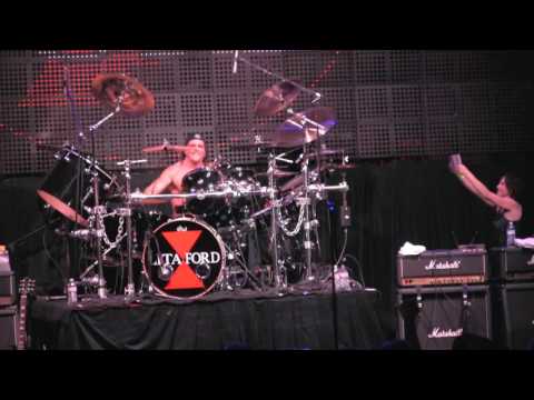 Lita Ford The Yost 2016 Can't Catch Me Drum Solo