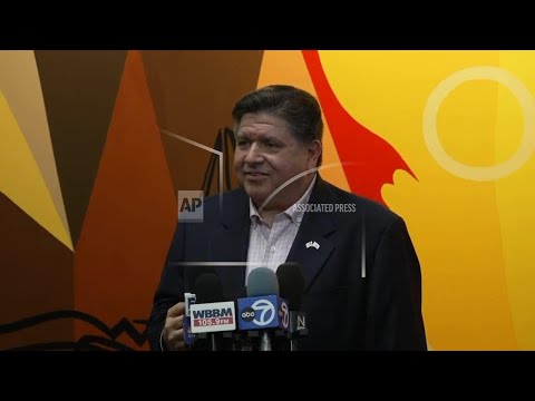 Illinois governor supports community leaders as Chicago prepares for influx of federal officers