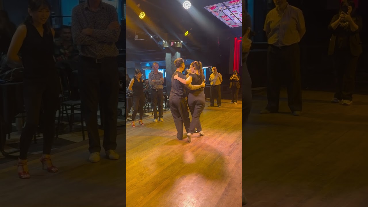 Video thumbnail for Suyay Quiroga & Jonny Carvajal. Tango lesson. Buenos Aires. December 29, 2024