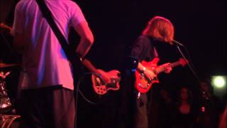 DIIV - Past Lives (Live at The Catalyst 04.30.14)