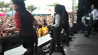 Motionless In White - NEW SONG &quot;If It&#39;s Dead We&#39;ll Kill It&quot; - Houston Warped Tour 2012