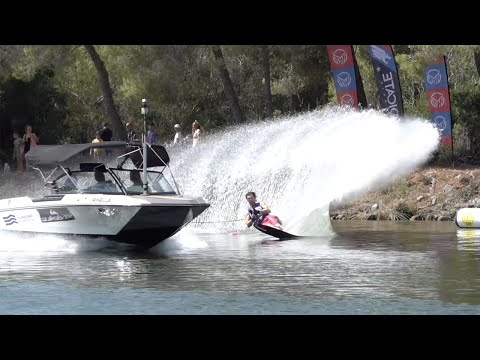 Экстремальный спорт Water Skiing At Top Speed!