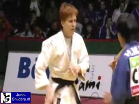 Judo 2009 Hamburg: He (CHN) - Nareks (SLO) [-52kg].