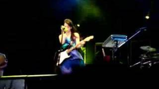 Lily Allen - Sunday Morning