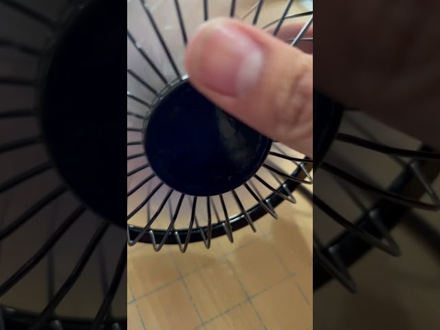 Vídeo relacionado con BRIEFCEC Ventilador USB de 120 mm pantalla digital control de temperatura, sistema de ventilador silencioso, ventilador de 5 V, con moderno marco de aluminio cepillado negro para armario AV de cine