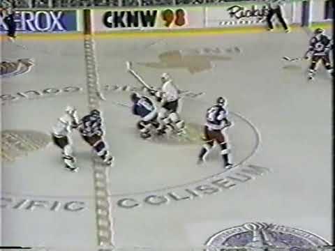 Troy Murray hits Tom Fergus - Apr 20, 1992