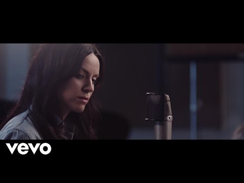 Amy Macdonald - Down By The Water (Acoustic Video)