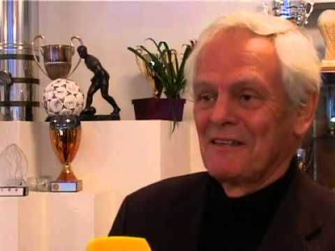 Allbäck om värvningen av Santos