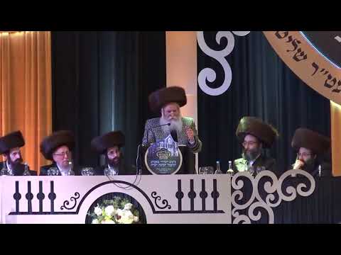 Bobov Rebbe During The London Trip Talks About Chassidic Garb