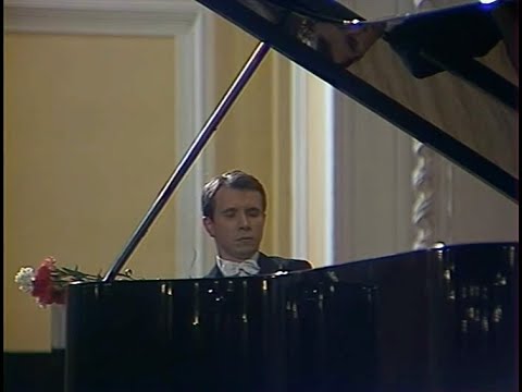 Mikhail Pletnev plays Tchaikovsky Seasons, Scriabin, Prokofiev, Glinka-Balakirev - video 1983