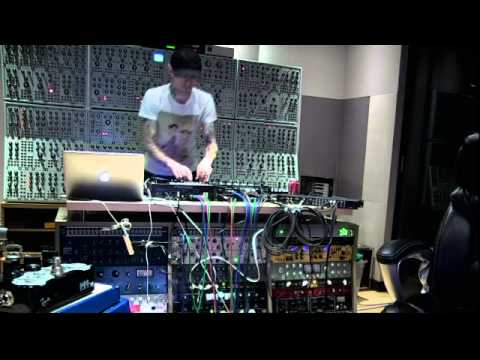 deadmau5 Live set (+setup) from the studio 2014-04-05