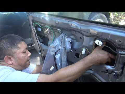 2005 Mazda MPV Window Regulator and Motor Assembly Replacement