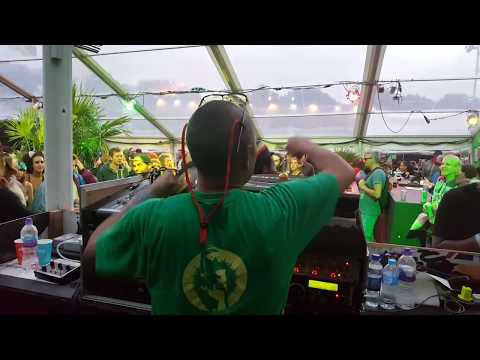Solution Sound with Roots Ting & Deemas J, The Greenhouse, Glastonbury 2017.