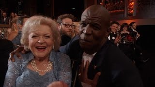 Terry Crews Lip Syncs &#39;The Golden Girls&#39; Theme Song to Betty White