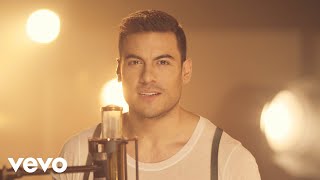 Musik-Video-Miniaturansicht zu Recuerdos de Amor (Lembranças de Amor) Songtext von Carlos Rivera