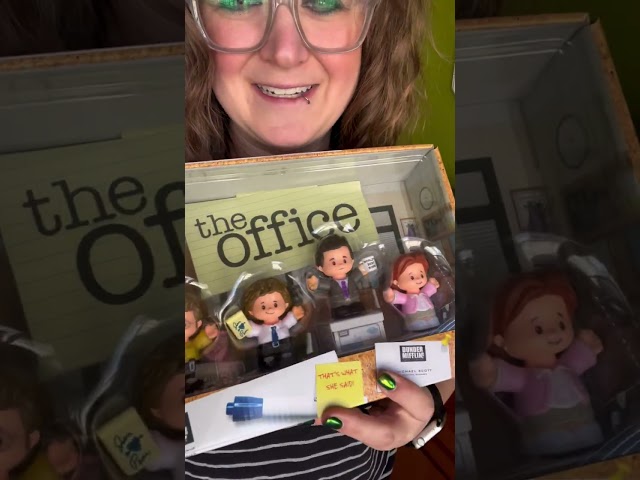 Vídeo relacionado con LittlePeople Collector The Office, edición Especial de la Serie de televisión para Adultos y Fans, Caja Que se Puede exponer, 4 Figuras para + 13 años, HVG56