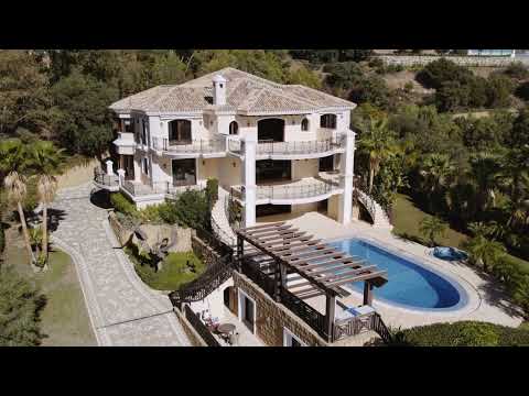 Villa in Altos de los Monteros