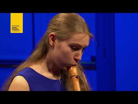 Lucie Horsch & Alexandra Nepomnyashchaya - Dieupart, Bach, Couperin