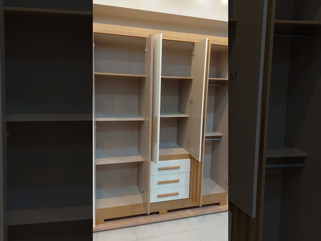 Guarda-Roupa Casal B375 4 Portas 3 Gavetas Ripado Nature/Off White - Briz