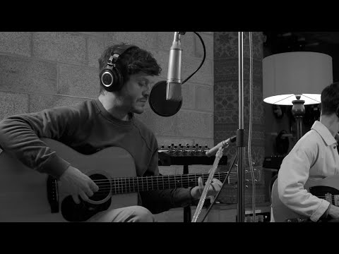 Iwan Rheon - Forward Motion (Live Performance)