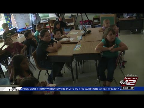 Hatching eggs in the classroom program teaches agriculture to students