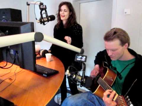 Clara Sofie Når tiden går baglæns i Kims Kårner på Radio Horsens