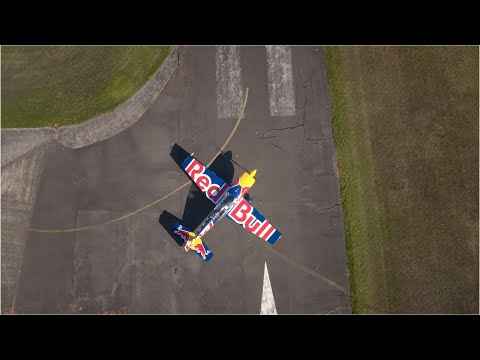 Red Bull Aerobatic Experiences - Matt Hall Racing