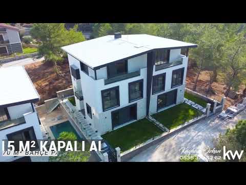 Yeşillikler Arasında Havuzlu Triplex Villa