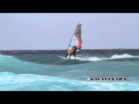 127 Sick and almost perfect goiter from Camille on 2015 Mutant 4 batten wave sail