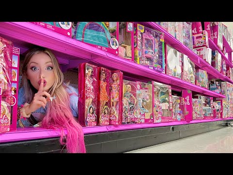 JUGANDO A LAS ESCONDIDAS EN UNA JUGUETERIA !! | Katie Angel