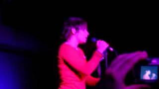 Alex Parks - Out Of Touch (live)