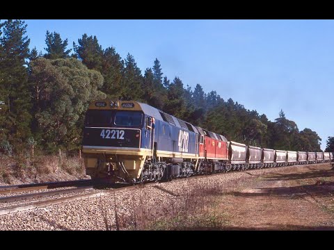 Australian Trains NSW South ALCOS & GMs (44, 422, 80 classes) 1993