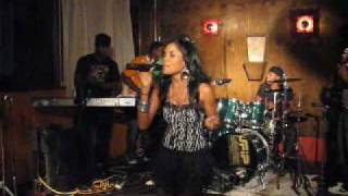 Denyque - Summer Love (Live)