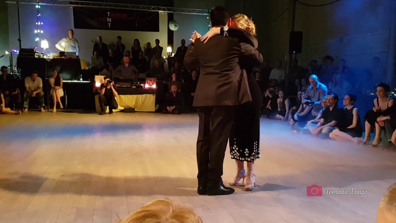 Video thumbnail for Carlos Espinoza & Noelia Hurtado ❤ @ Lyon Tango Festival 2019 - Uno (Aníbal Troilo & Alberto Marino)