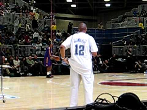 Dar Tucker Between the Legs Dunk