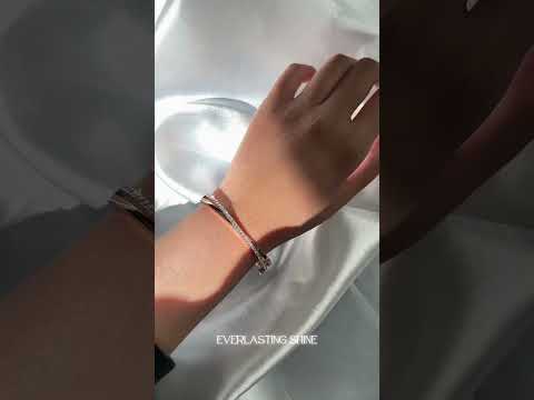 Product video thumbnail