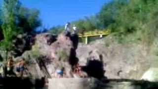 preview picture of video 'El gran salto al río, que no me anime'