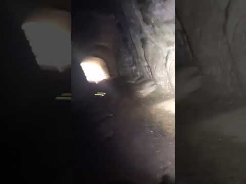 🚴‍♂️💛 La Aventura en el Túnel de los Murciélagos 🦇🌄