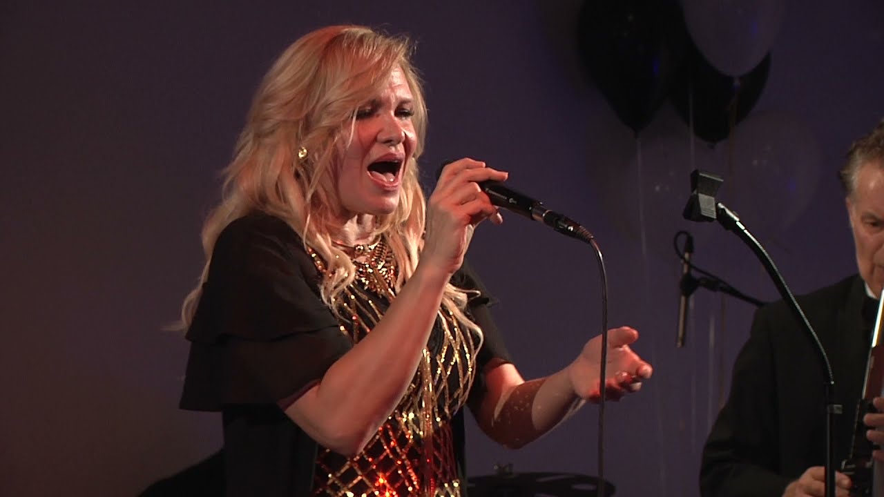 Anna Jacyszyn - Goldeneye